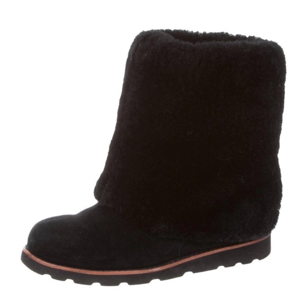 UGG Black Boots EUC - Picture 2 of 10